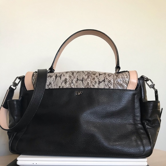 SEND me an offer
Diane Von Furstenberg 🌹 - Picture 2 of 12